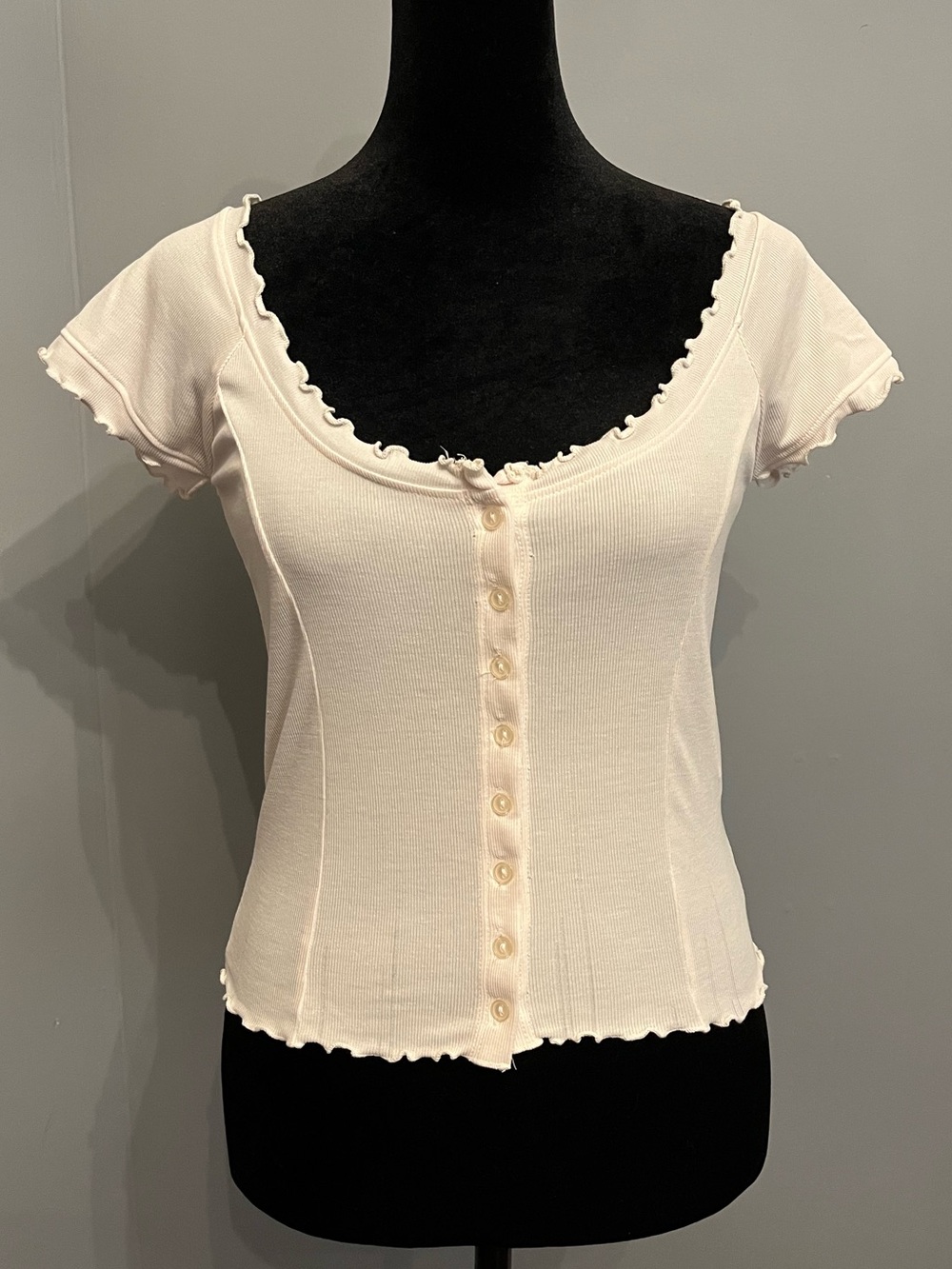 Forever 21 Cream-Coloured Front Short-Sleeve Top, size S